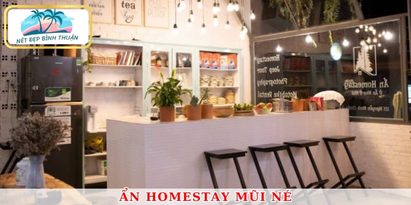 Ẩn Homestay Mũi Né sở hữu lối kiến trúc tối giản, thanh lịch với gam màu trắng tinh khôi, hài hòa cùng những món đồ decor độc đáo