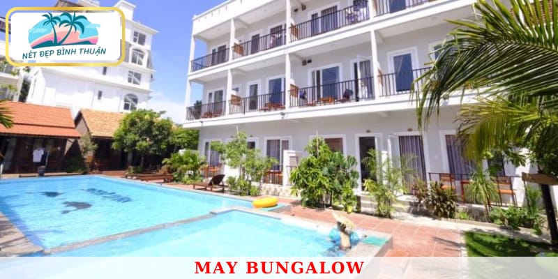 MAY Bungalow tọa lạc tại vị trí đắc địa, chỉ cách bãi biển vài bước chân