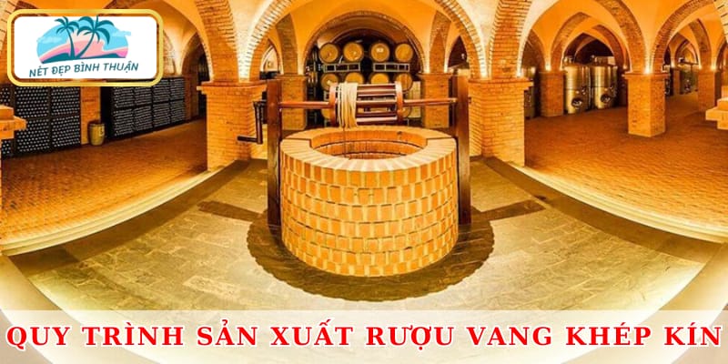 Khu vực tham quan tái hiện chân thực quy trình sản xuất rượu vang khép kín