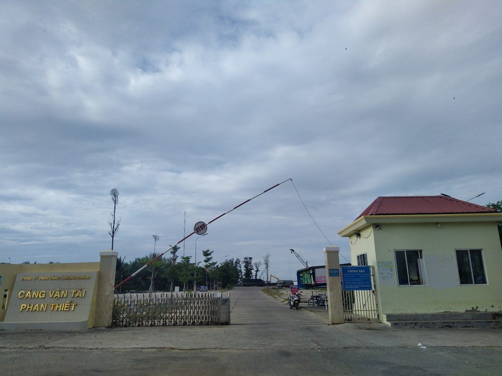 top-3-hang-tau-di-phu-quy-an-toan-nhat