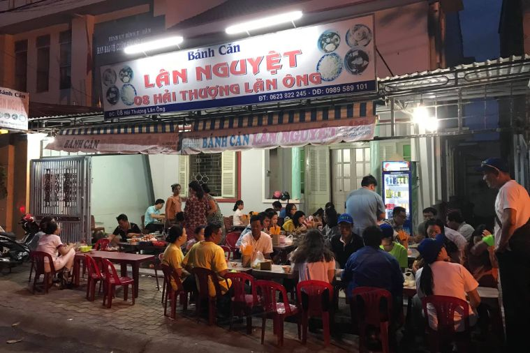 banh-can-lan-nguyet (1)
