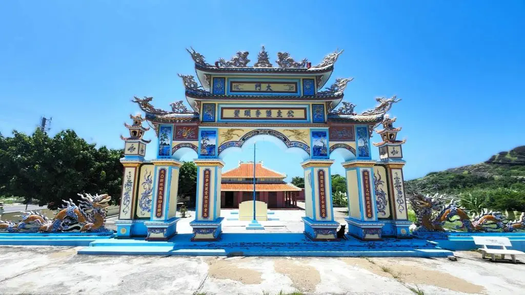 den-tho-cong-chua-ban-tranh (5)