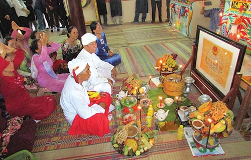 den-tho-cong-chua-ban-tranh (6)