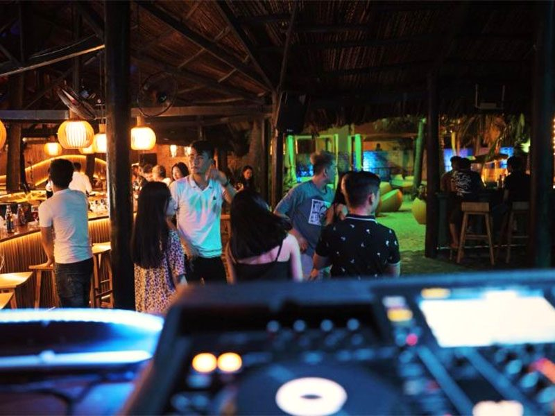 chameleon-beach-bar (1)