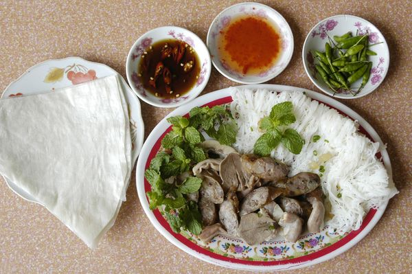 banh-hoi-long-heo-phu-long (1)